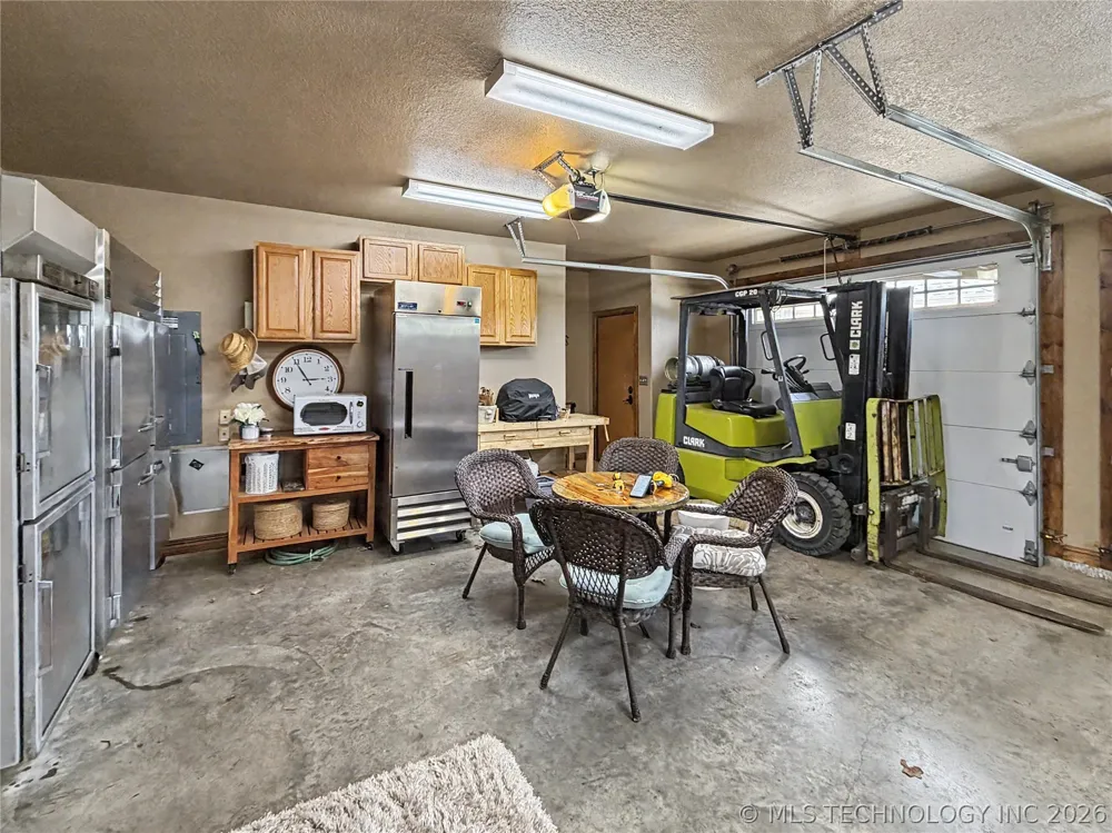 8199 W 800 ROAD Fort Gibson, OK 74434