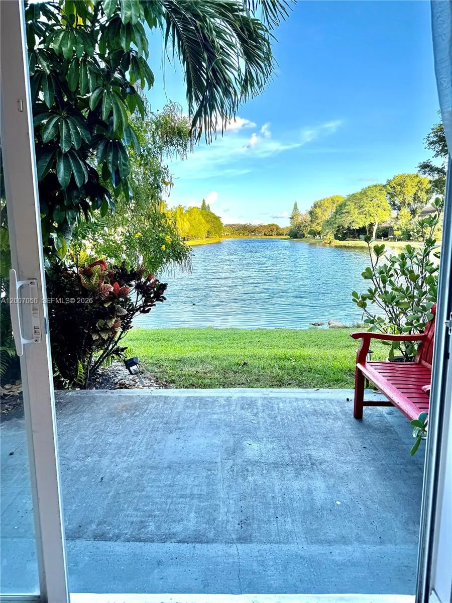 3742 San Simeon Cir #3742 Weston, FL 33331