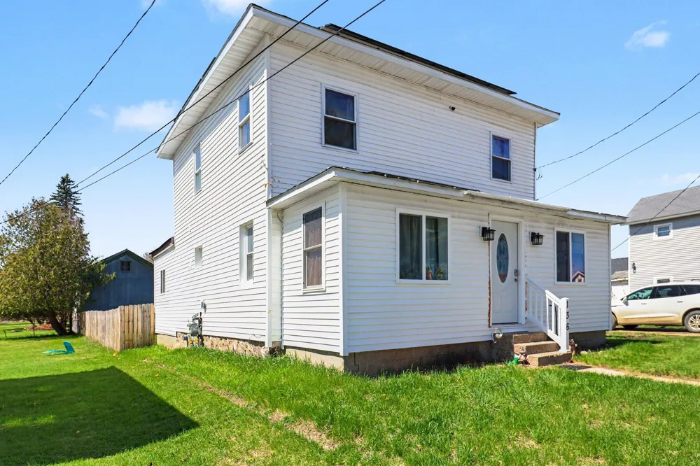 136 S Hemlock Street Evart City, MI 49631