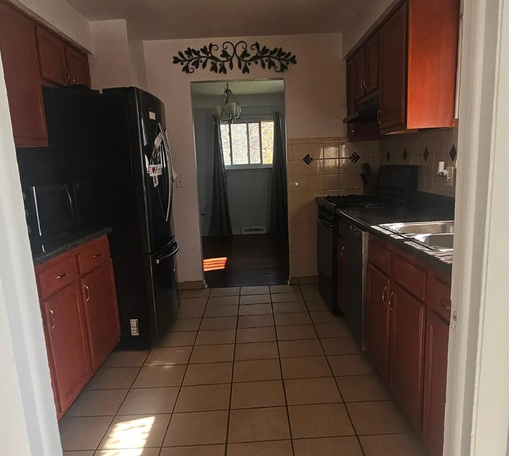 23100 Mapleridge Drive Southfield City, MI 48075