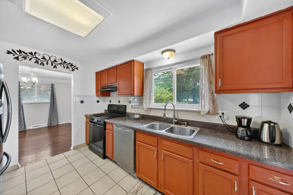 23100 Mapleridge Drive Southfield City, MI 48075