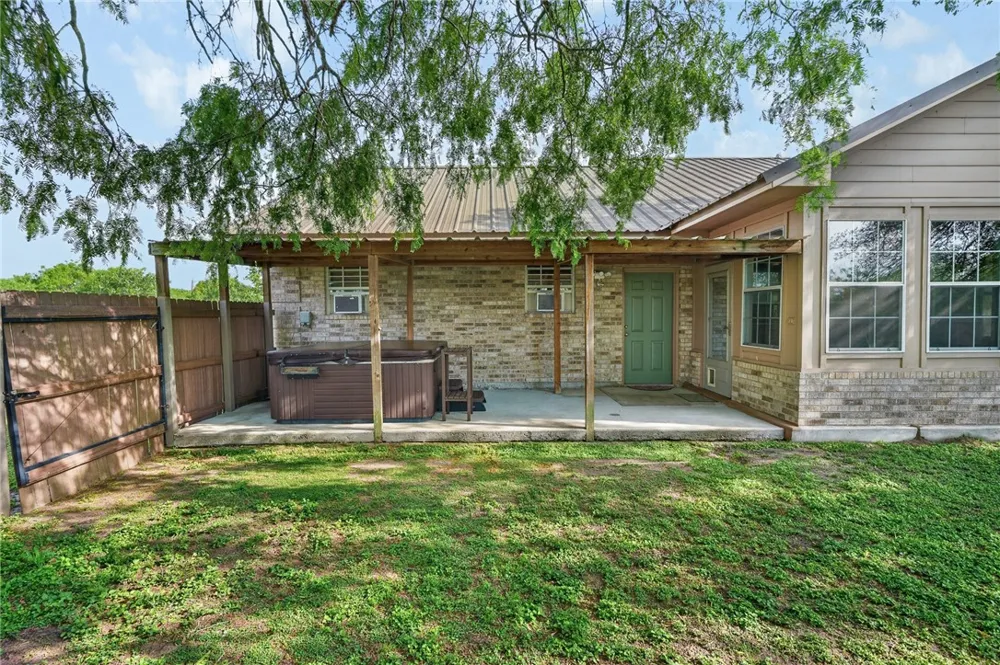 118 Agape Drive Woodsboro, TX 78393