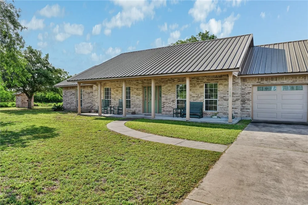 118 Agape Drive Woodsboro, TX 78393