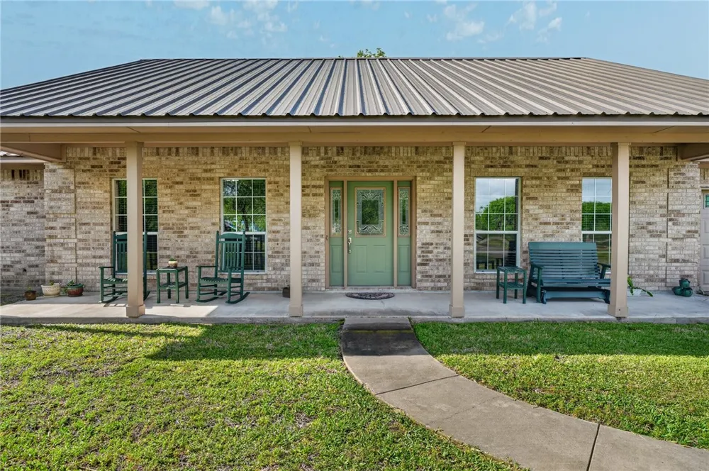 118 Agape Drive Woodsboro, TX 78393