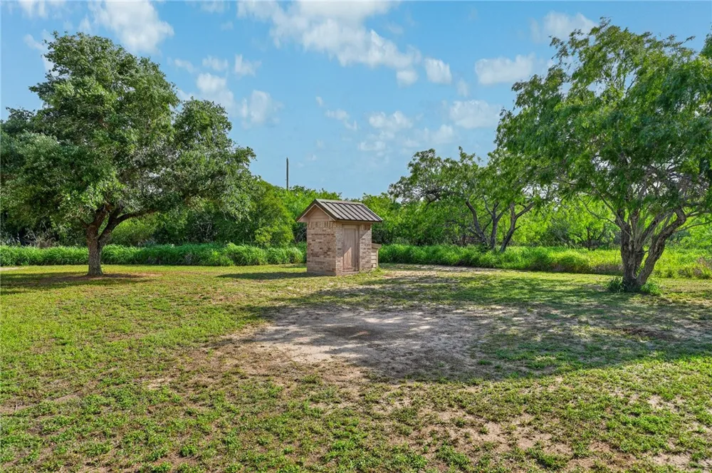 118 Agape Drive Woodsboro, TX 78393