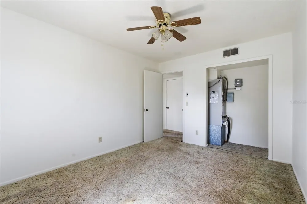 8221 RIVERSIDE DR NE St Petersburg, FL 33702
