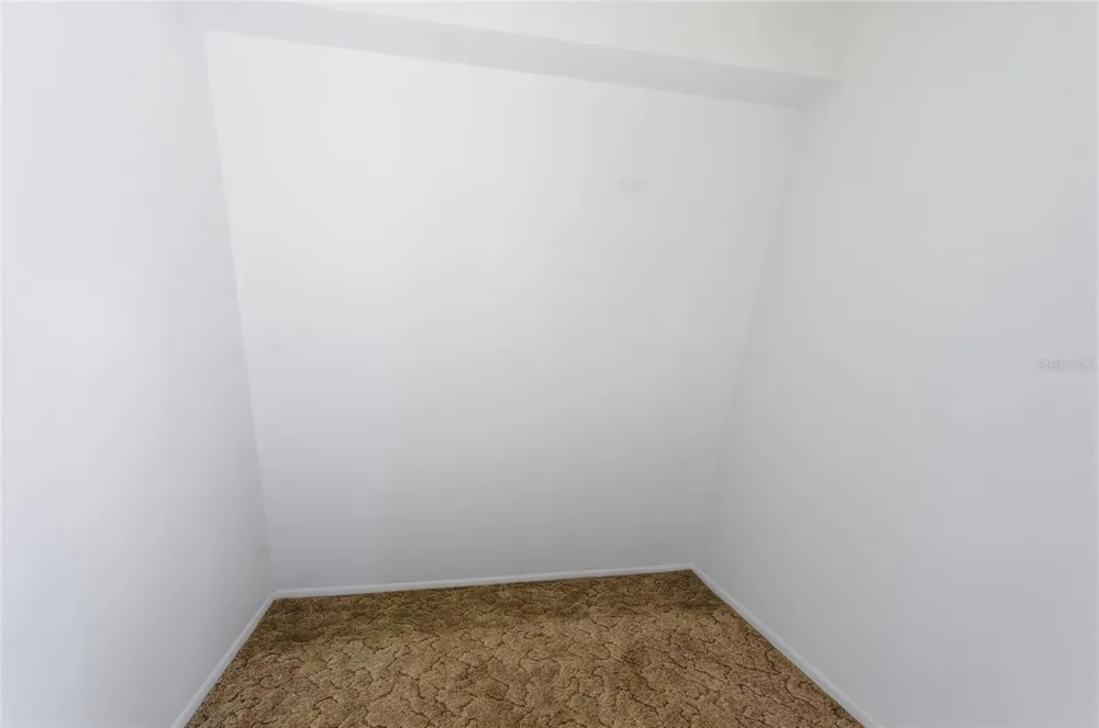 8221 RIVERSIDE DR NE St Petersburg, FL 33702