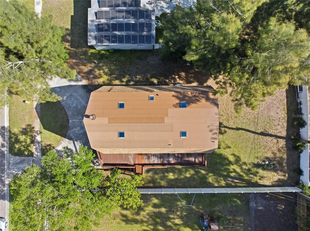 8221 RIVERSIDE DR NE St Petersburg, FL 33702