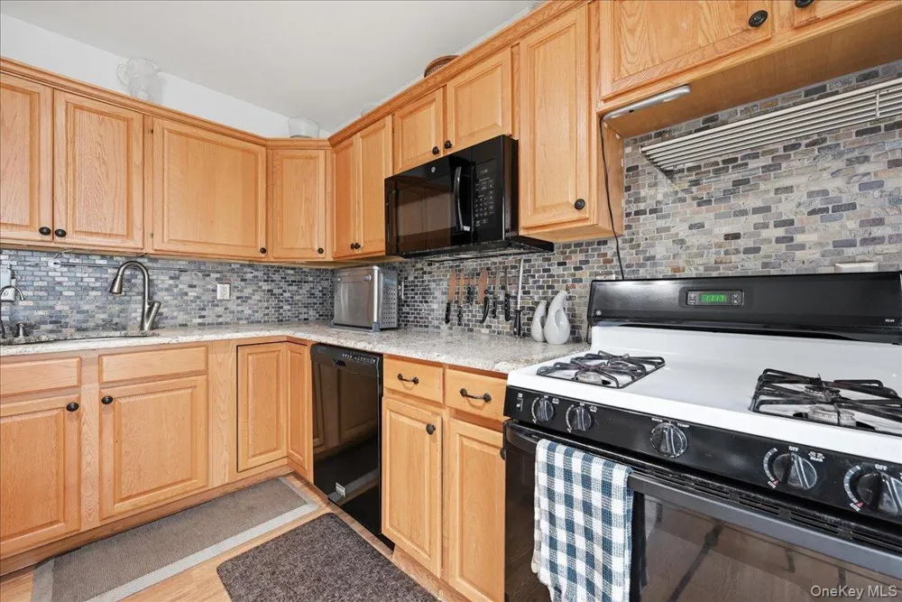 10 Casey Lane Middle Island, NY 11953