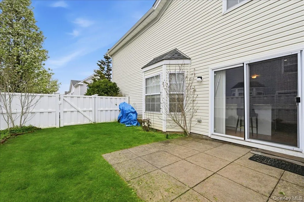 10 Casey Lane Middle Island, NY 11953