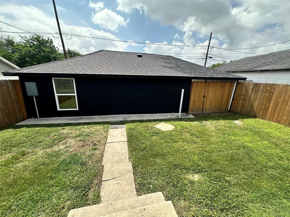 2216 New Jersey Street Baytown, TX 77520