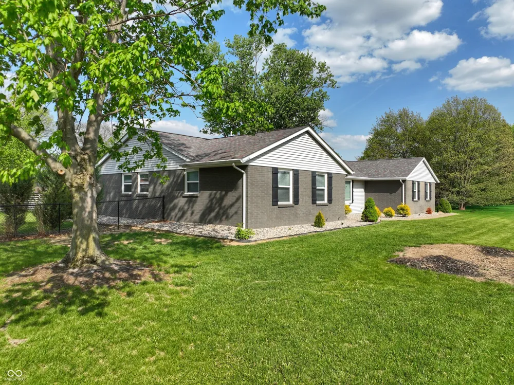 25 Imperial Place Lafayette, IN 47905
