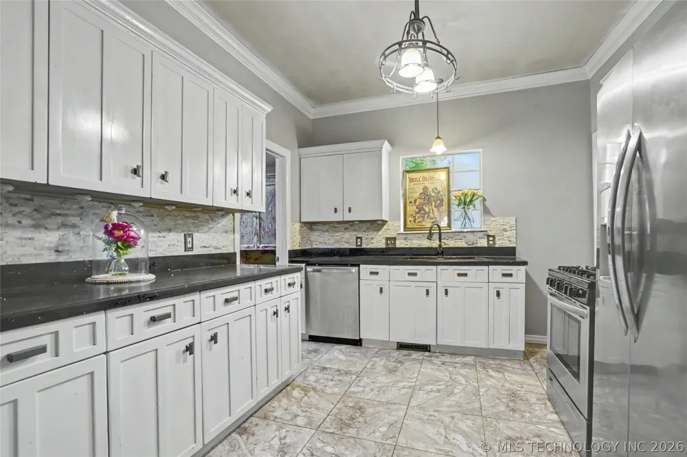 236 W 6th Avenue Bristow, OK 74010