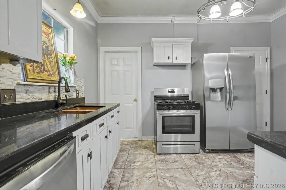 236 W 6th Avenue Bristow, OK 74010