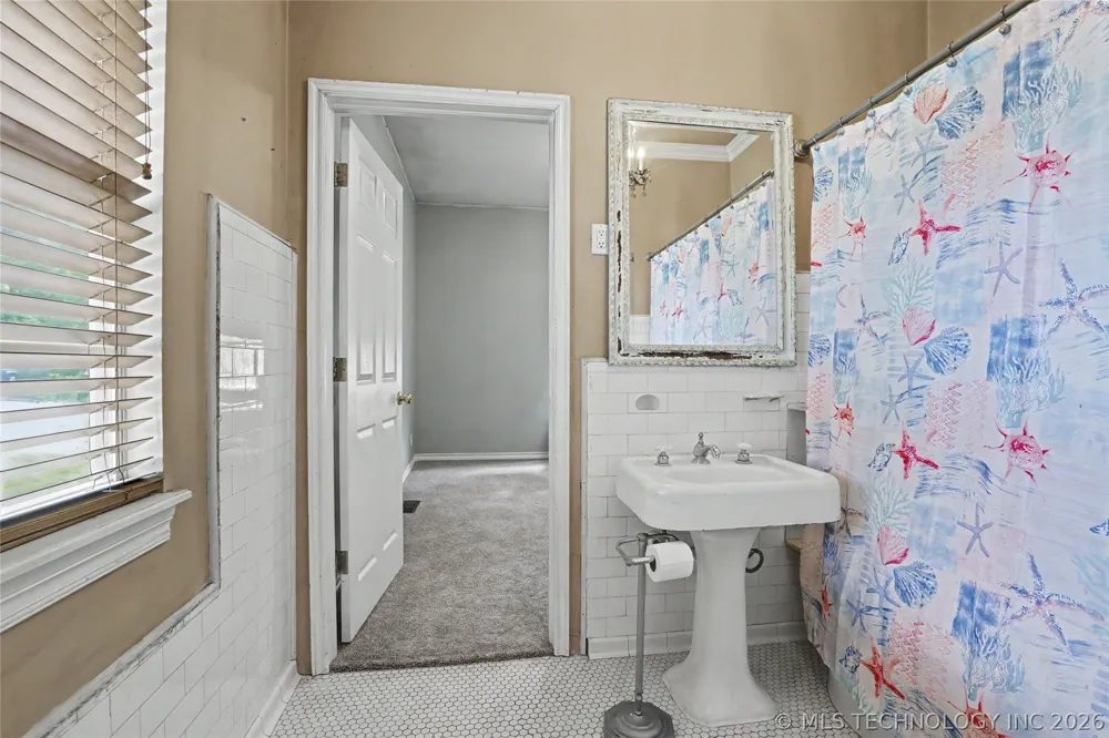 236 W 6th Avenue Bristow, OK 74010