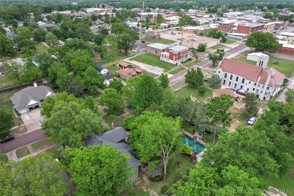 236 W 6th Avenue Bristow, OK 74010