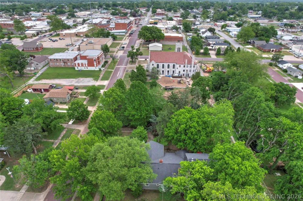 236 W 6th Avenue Bristow, OK 74010