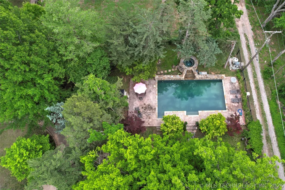 236 W 6th Avenue Bristow, OK 74010