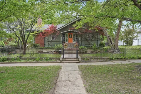 236 W 6th Avenue