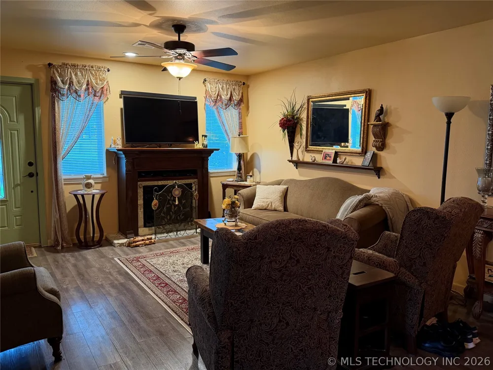 807 S Ross Avenue Fort Gibson, OK 74434