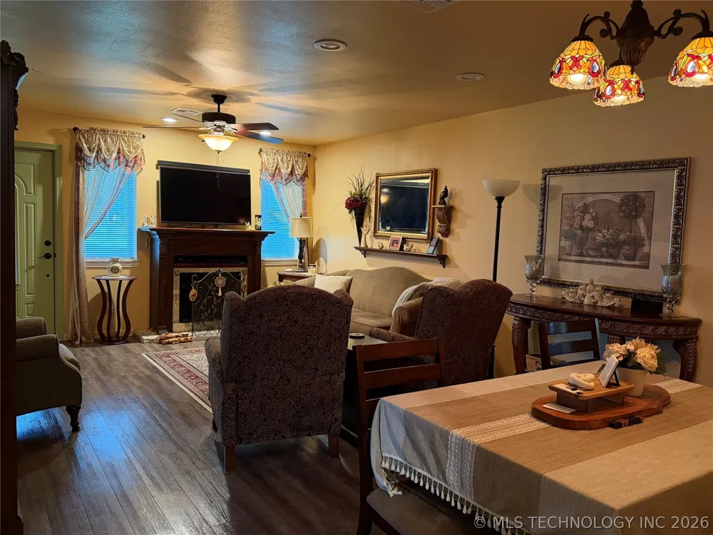 807 S Ross Avenue Fort Gibson, OK 74434