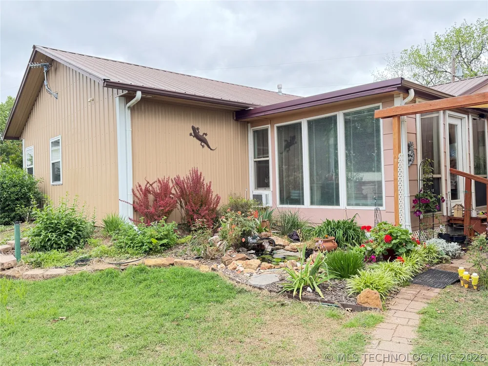 807 S Ross Avenue Fort Gibson, OK 74434