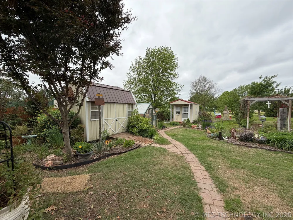 807 S Ross Avenue Fort Gibson, OK 74434