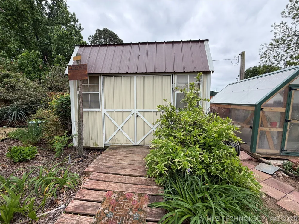 807 S Ross Avenue Fort Gibson, OK 74434