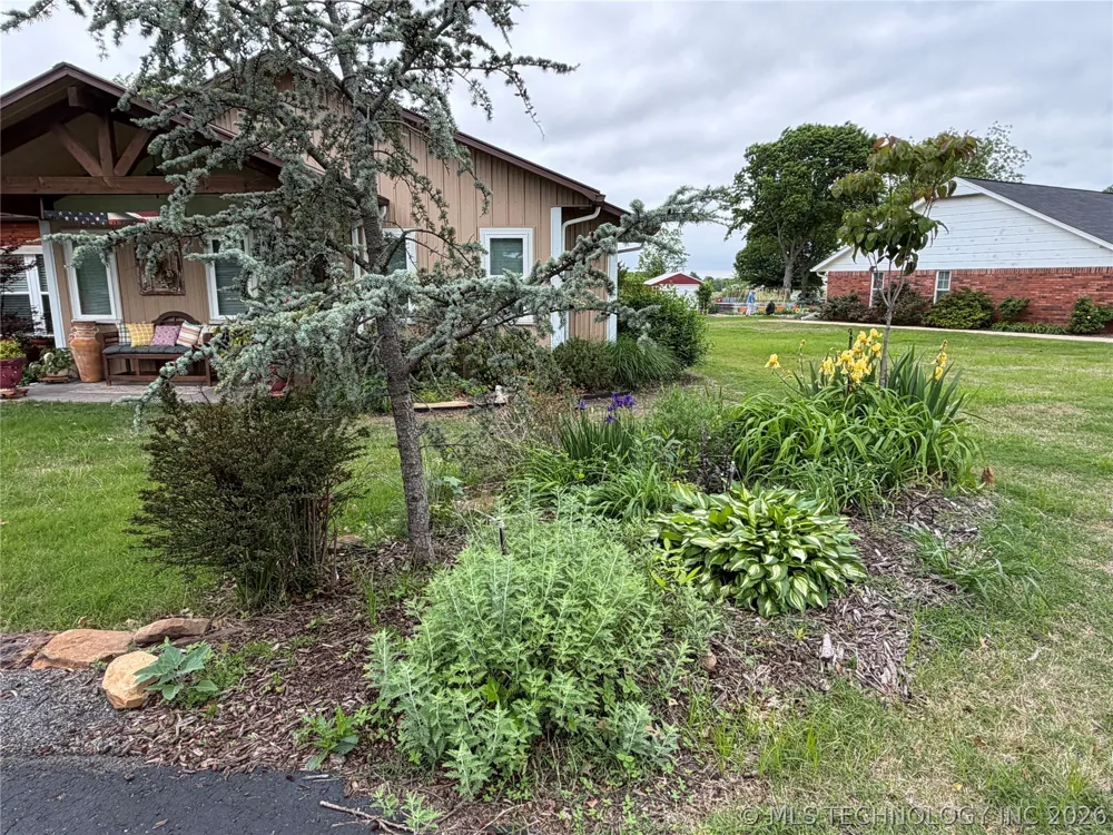 807 S Ross Avenue Fort Gibson, OK 74434