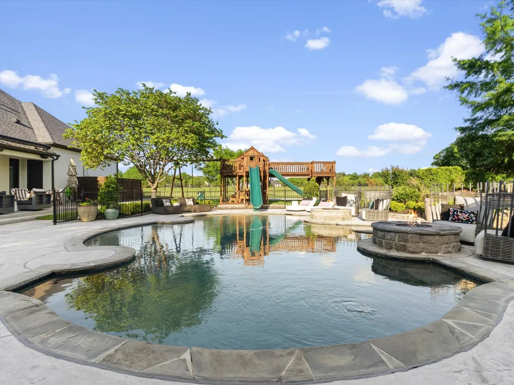 501 W Aurora Vista Trail Aurora, TX 76078