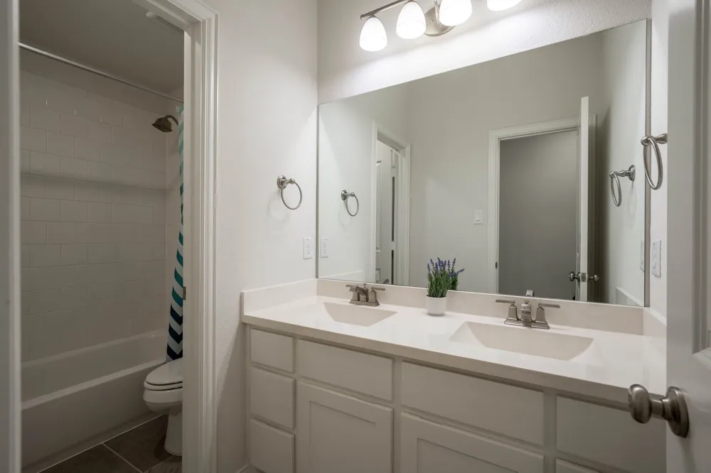 2825 London The Colony, TX 75056