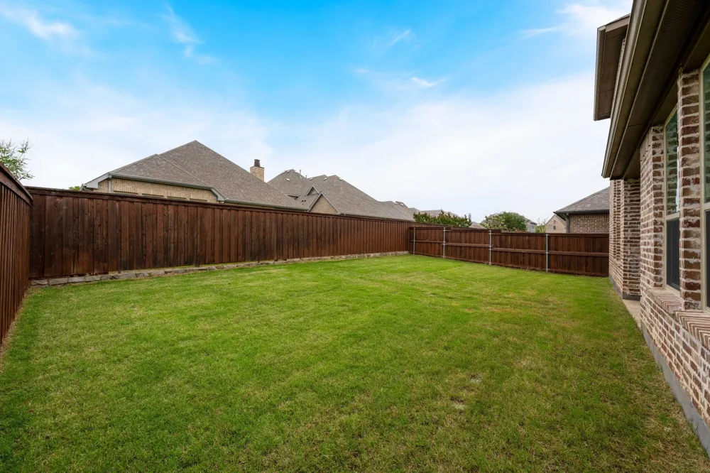 2825 London The Colony, TX 75056