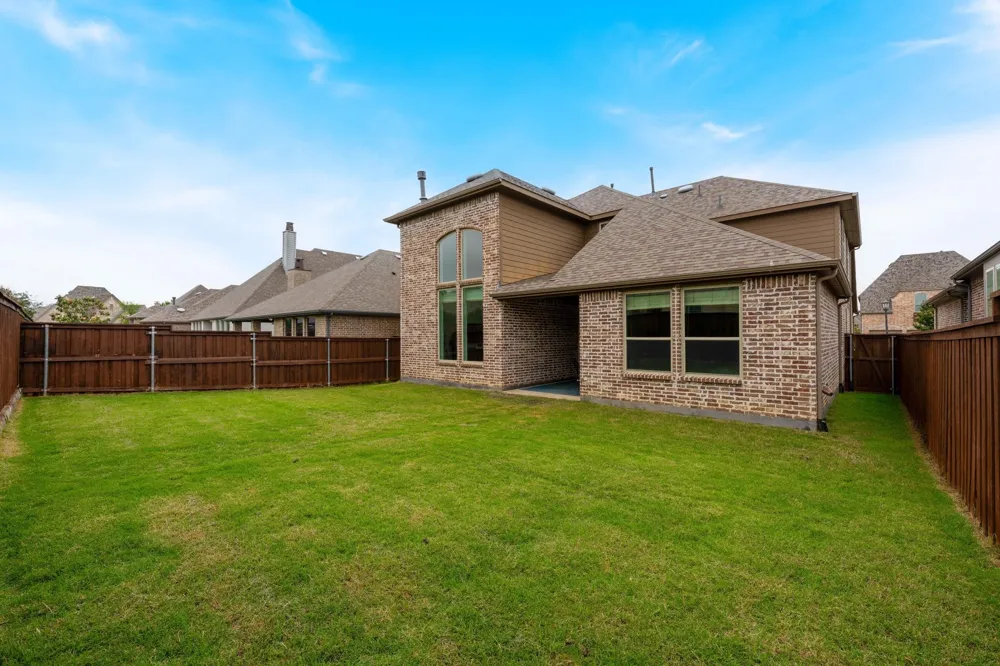 2825 London The Colony, TX 75056