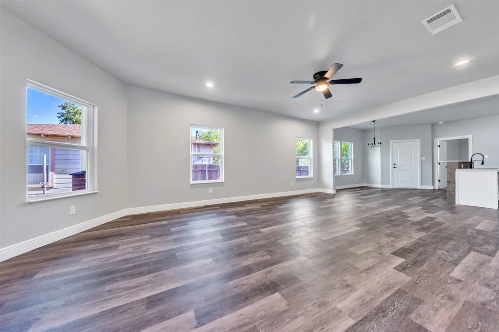 303 Pemberton Street White Settlement, TX 76108