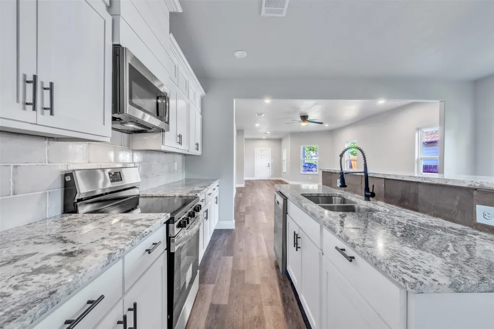 303 Pemberton Street White Settlement, TX 76108