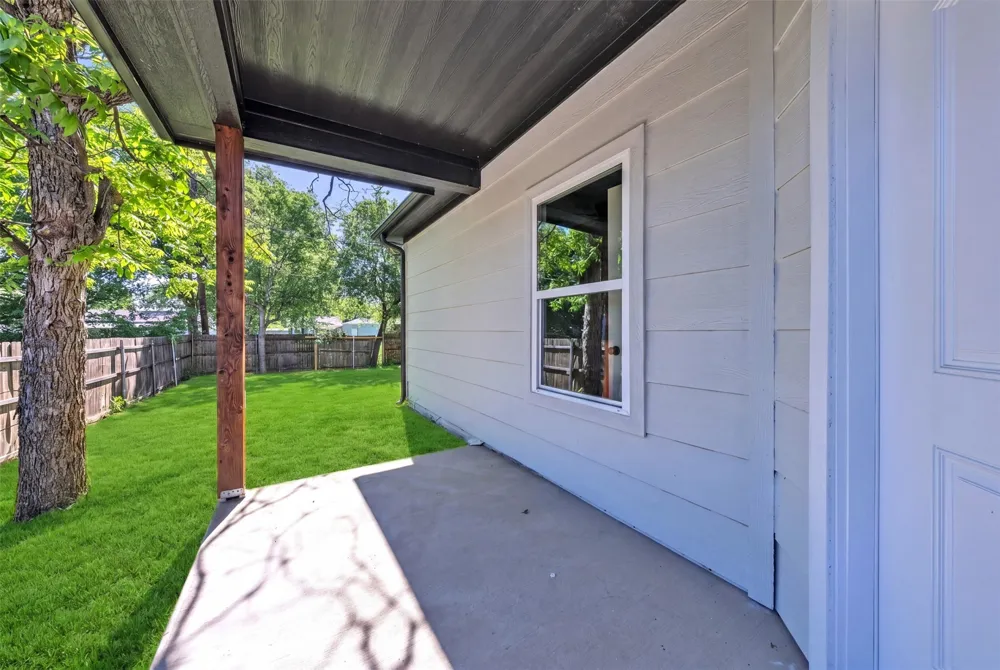 303 Pemberton Street White Settlement, TX 76108