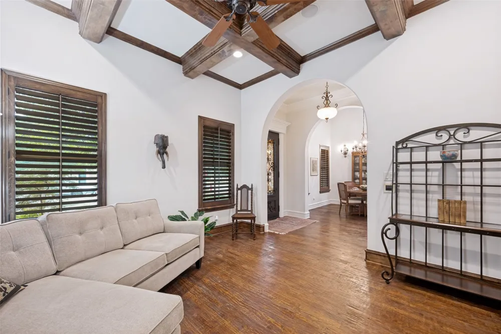 96 Casa Lane #210 Colleyville, TX 76034