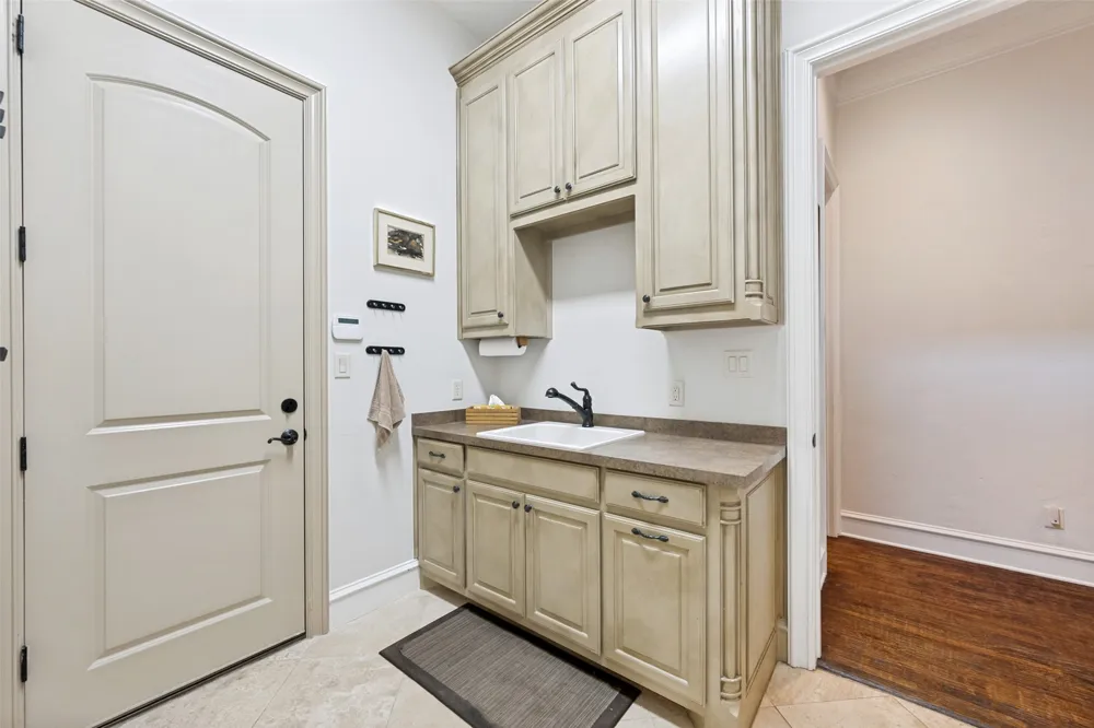 96 Casa Lane #210 Colleyville, TX 76034