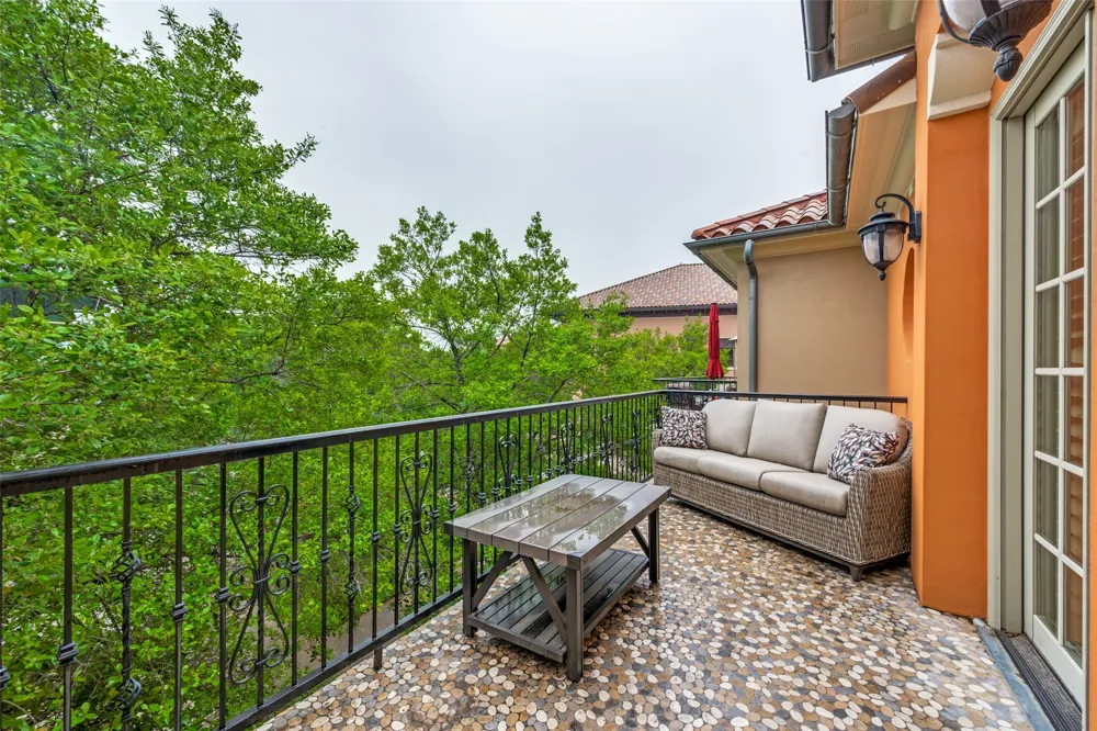 96 Casa Lane #210 Colleyville, TX 76034