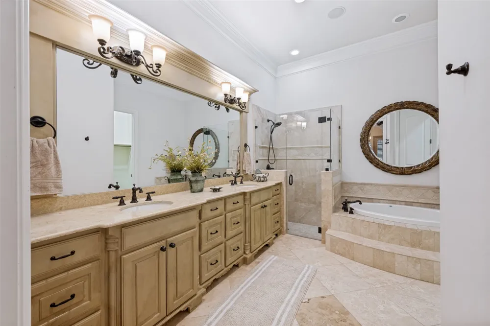 96 Casa Lane #210 Colleyville, TX 76034
