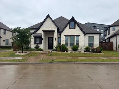 12513 Royal Oaks Lane