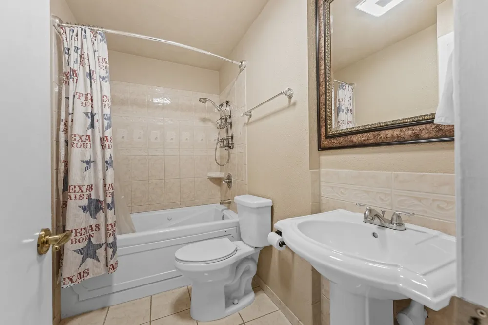 14813 Oakwood Lane Balch Springs, TX 75180