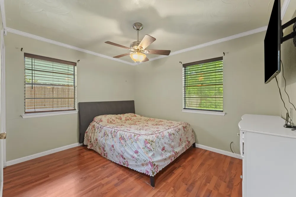 14813 Oakwood Lane Balch Springs, TX 75180
