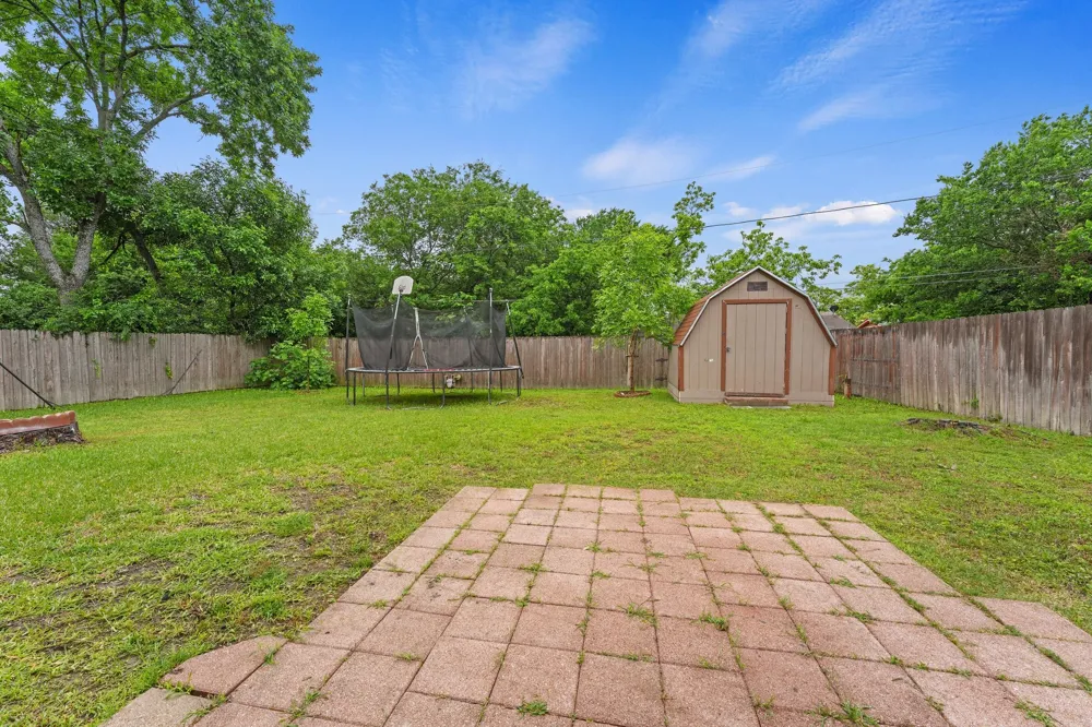 14813 Oakwood Lane Balch Springs, TX 75180