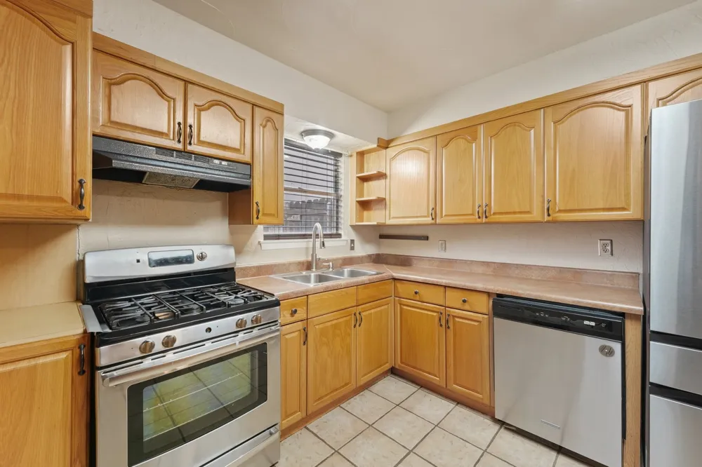 14813 Oakwood Lane Balch Springs, TX 75180