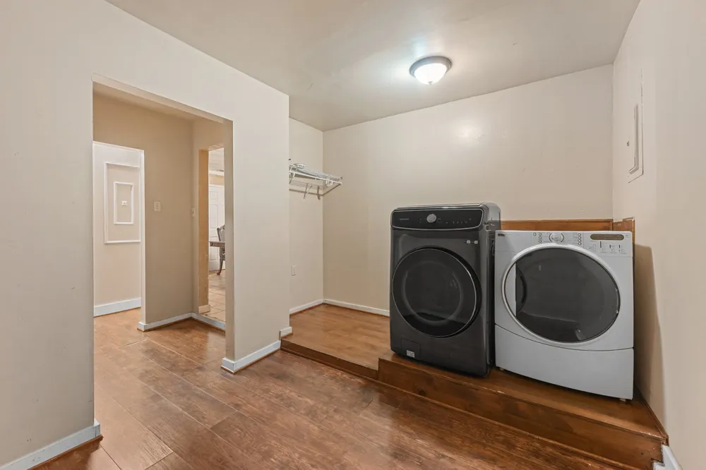 14813 Oakwood Lane Balch Springs, TX 75180