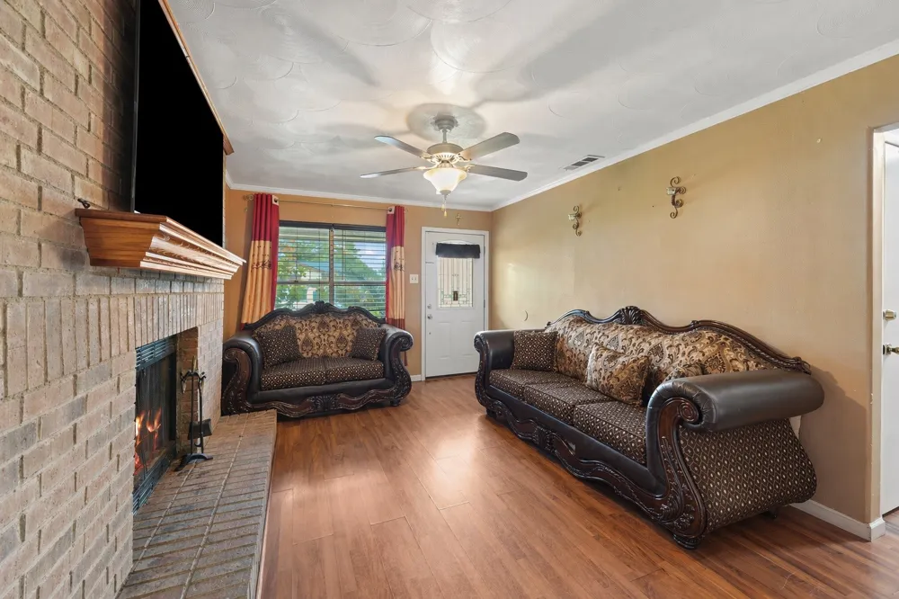 14813 Oakwood Lane Balch Springs, TX 75180