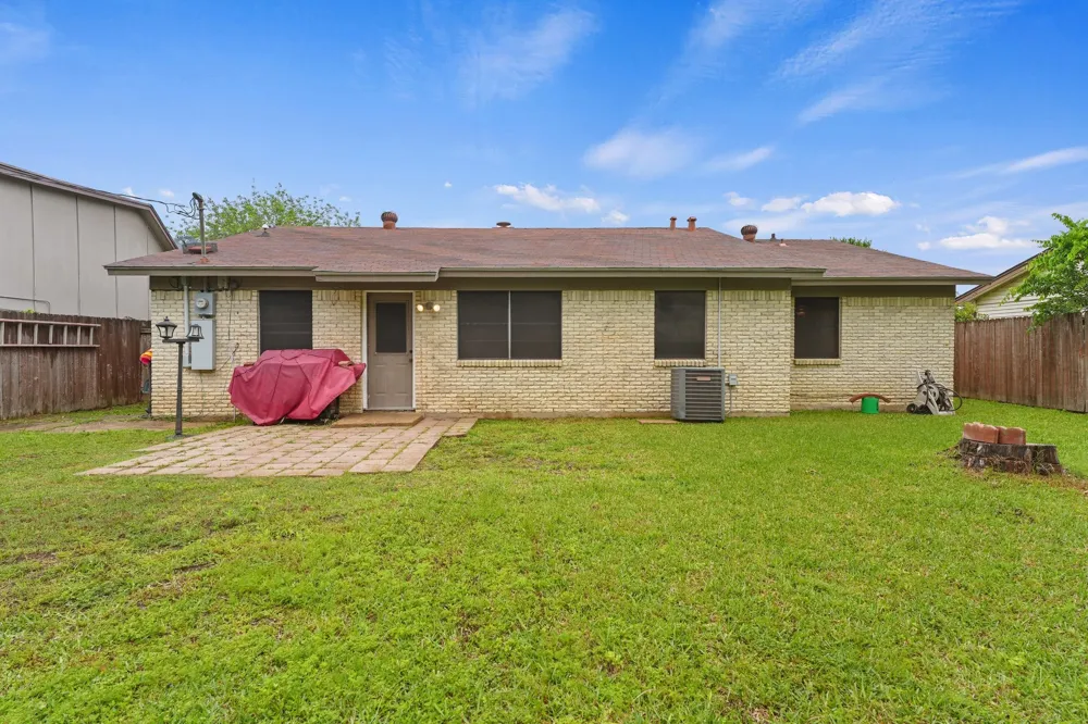 14813 Oakwood Lane Balch Springs, TX 75180