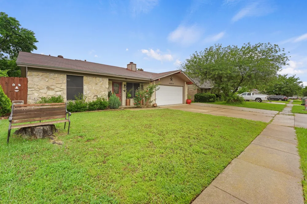 14813 Oakwood Lane Balch Springs, TX 75180
