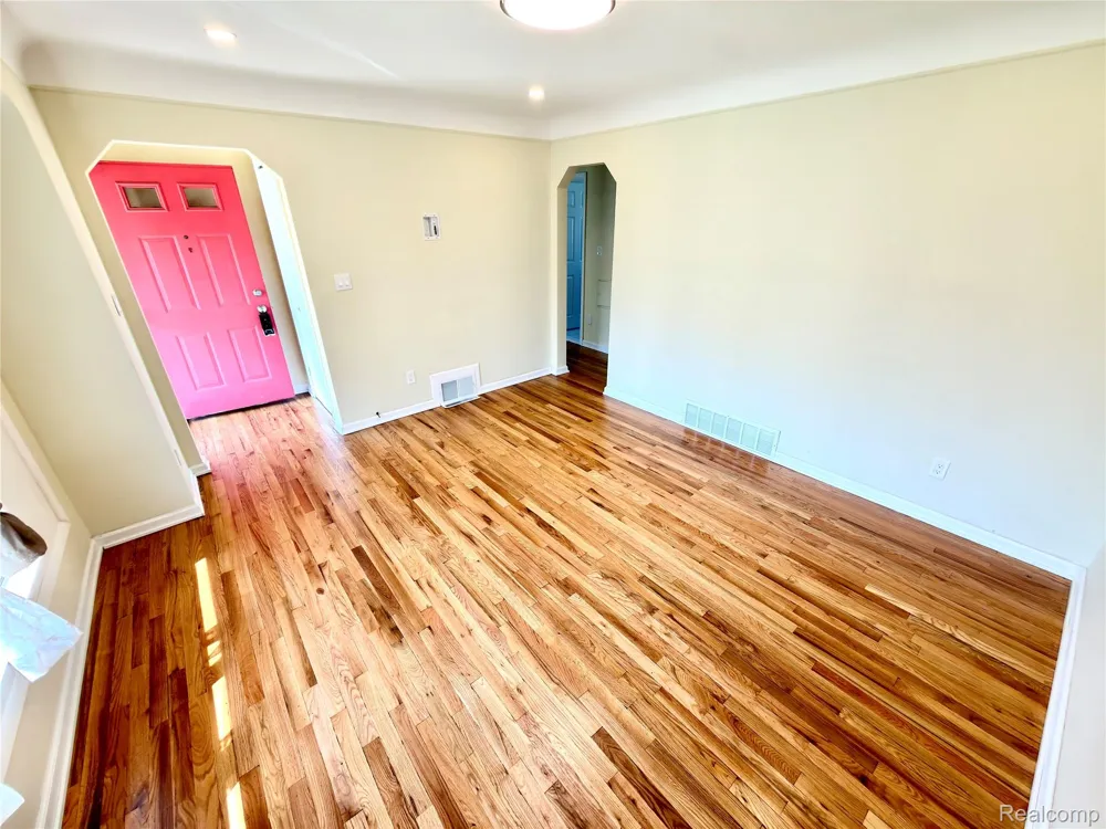 14257 MULBERRY STREET Southgate City, MI 48195
